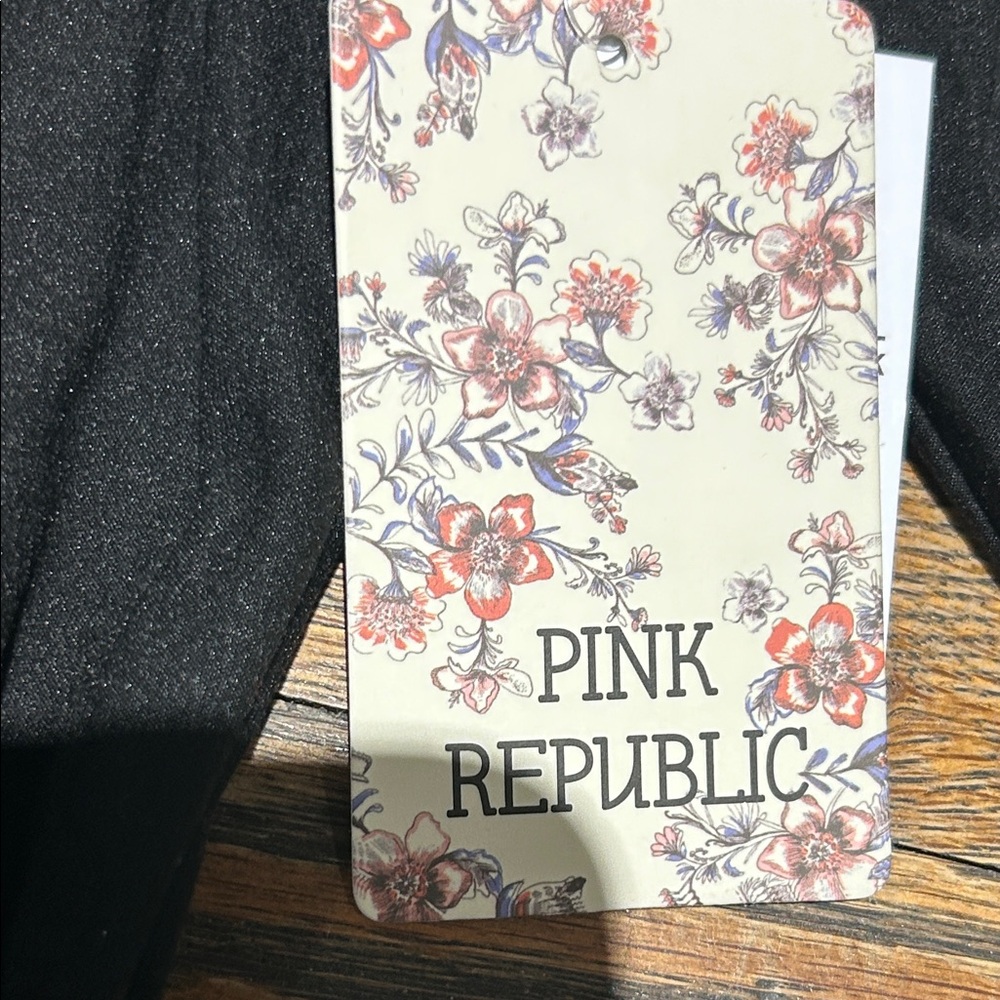 Pink Republic Black Long Sleeve Tee - Picture 3 of 4